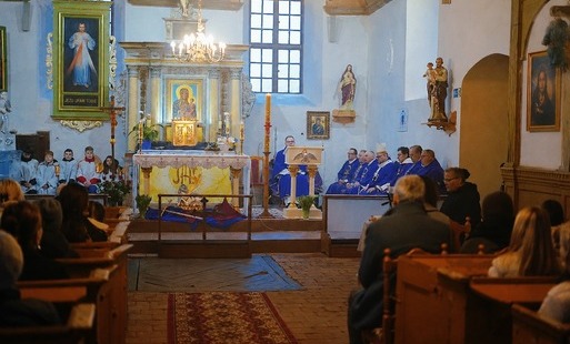 Zdjęcie do Parafia Rzymskokatolicka pw. Matki Bożej R&oacute;żańcowej w Rzeplinie z dofinansowaniem